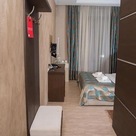 Crystal Hotel Pecinci